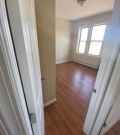 4th image of 969 S Orange Ave #3R