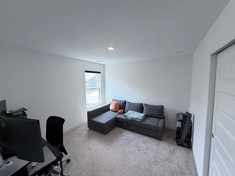 2137 Egbert Rd — Photo 29