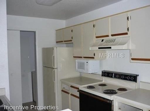 5th image of 4225 Thornbriar Ln APT O207