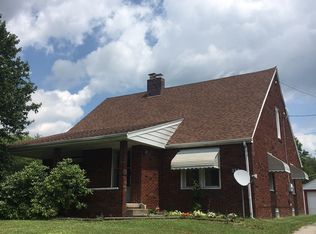 355 N Hubbard Rd, Lowellville, OH 44436