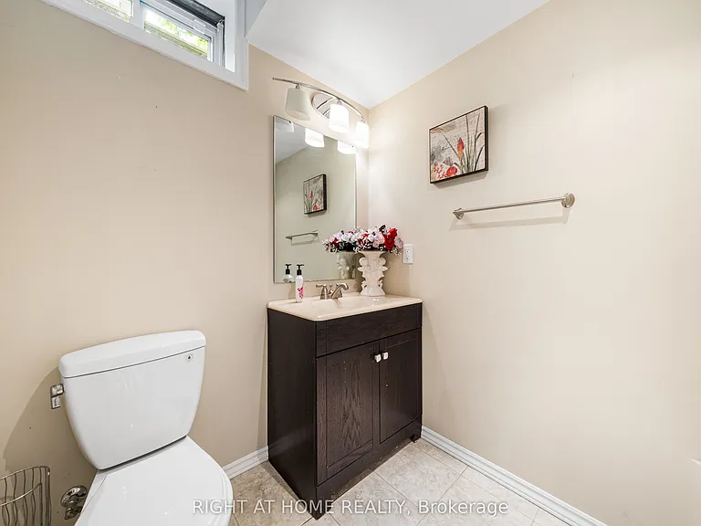 5 Stave Cres — Photo 43
