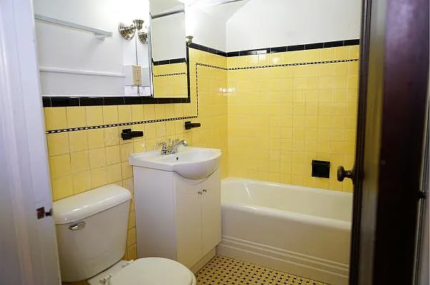 Grand Ave Apartments — Photo 12
