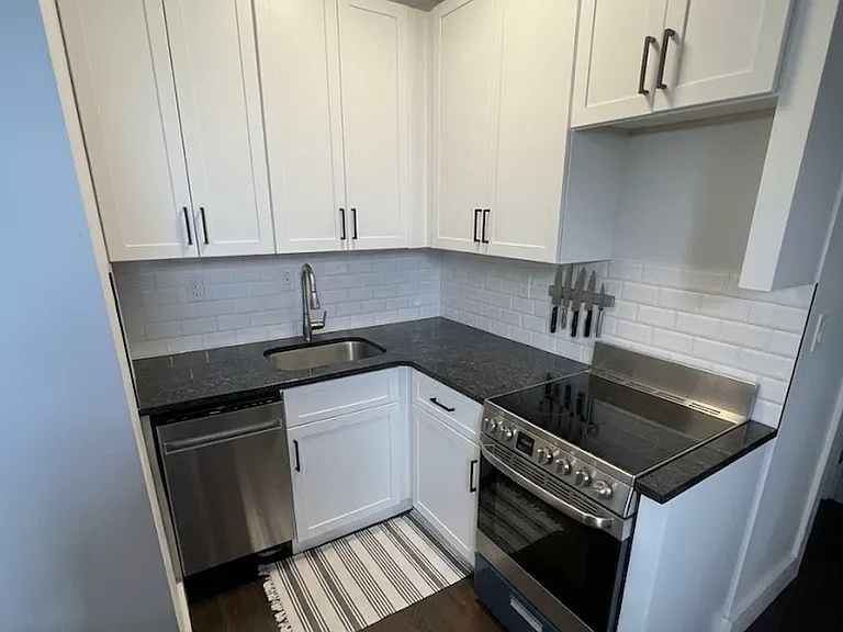 7 Ridgewood Pl #2R — Photo 5