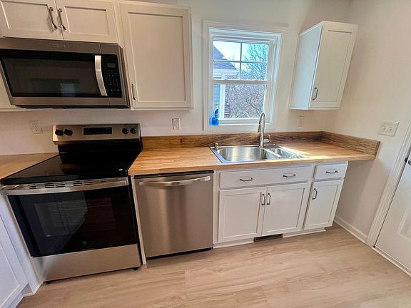 4th image of 2020 Purcell Ave NE