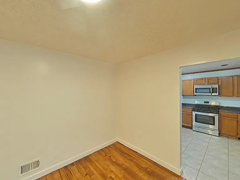 47 Dogwood St #1 — Photo 5