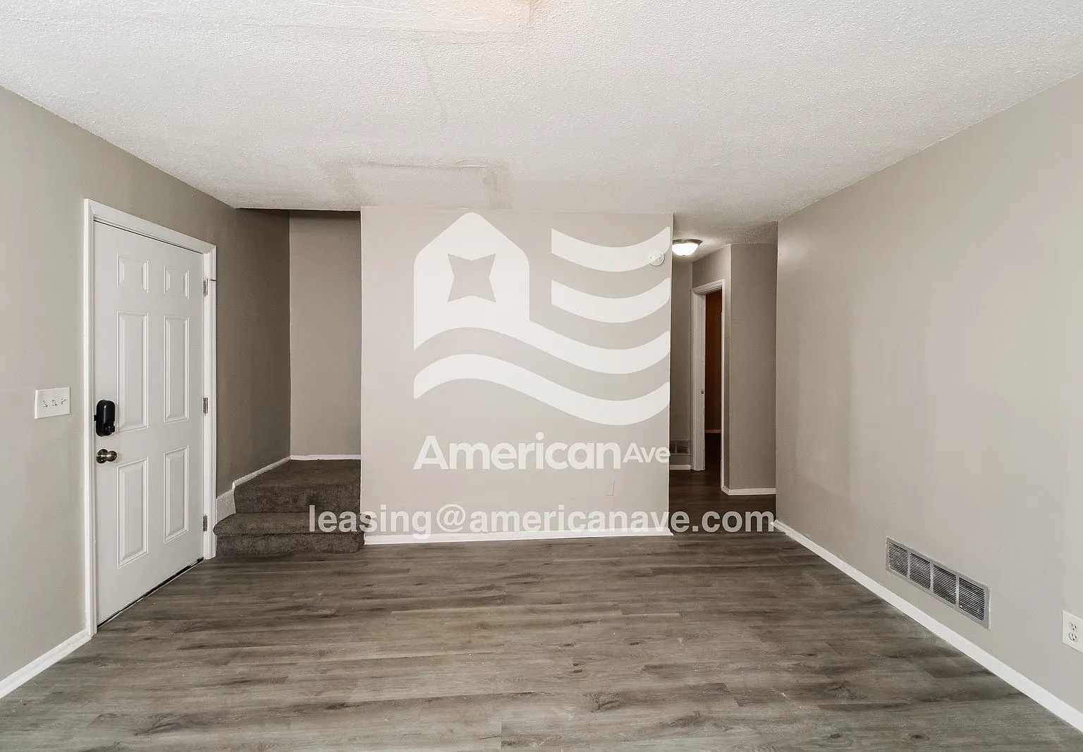 4 bed, 1.5 bath, 1281 sqft, $1,372 — Photo 4