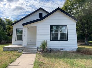 918 S Rockwall Ave, Terrell, TX 75160