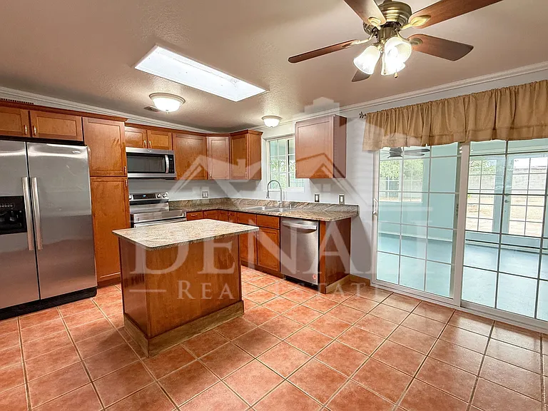 2812 W Calle Ocio — Photo 6