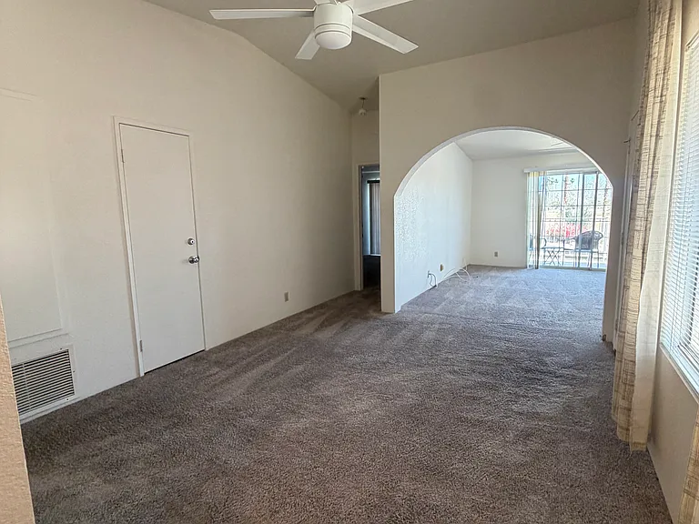 505 S Farrell Dr #R112 — Photo 4
