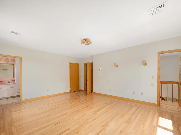 14 Maxcy Dr — Photo 23