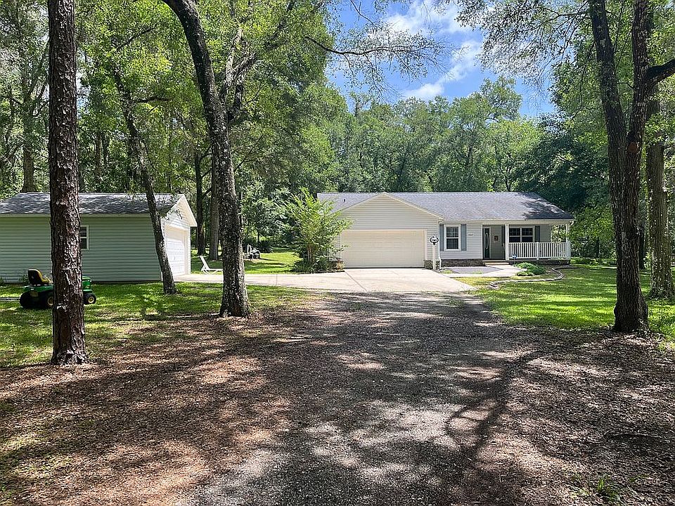 1st image of 34825 Hillock Dr