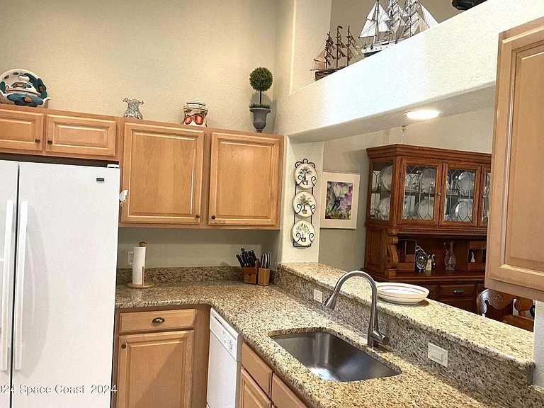 5569 Cord Grass Ln — Photo 10