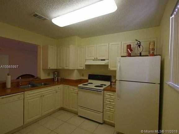 4th image of 12272 Royal Palm Blvd