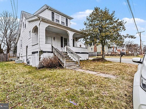 3rd image of 7830 Shepherd Ave