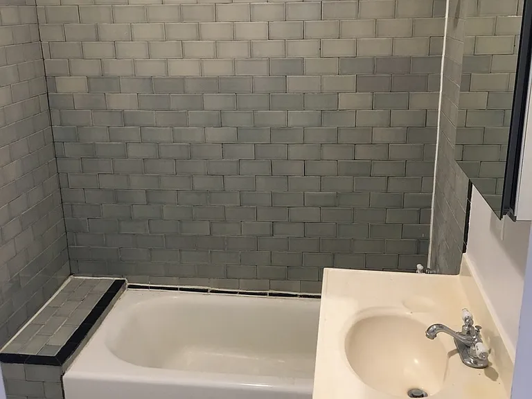 320 N Avenue 52 — Photo 12