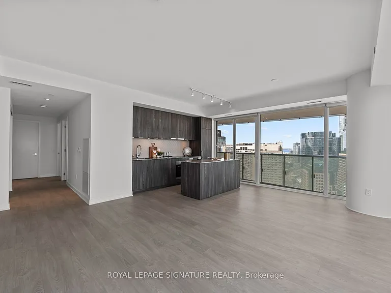 15 Queens Quay E #3305 — Photo 30
