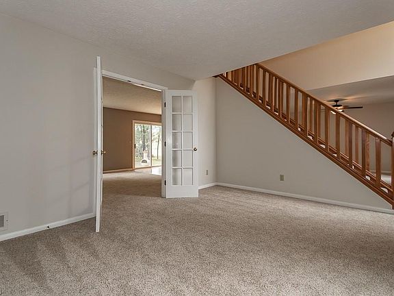 5th image of 7910 Champaign Dr