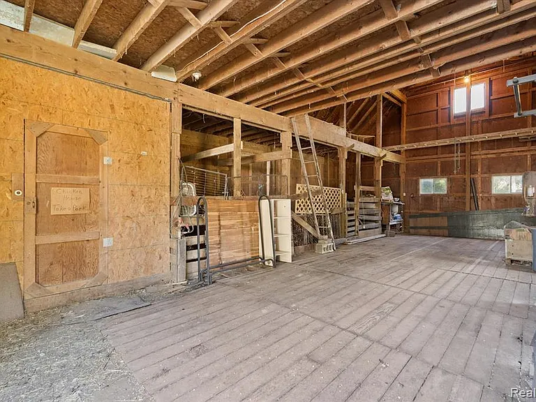 2860 E Coon Lake Rd — Photo 29