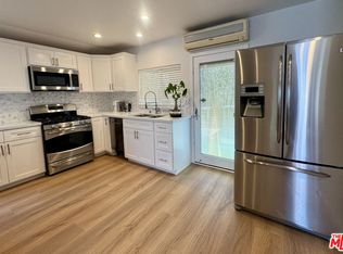 132 N Carson Rd #A, Beverly Hills, CA 90211