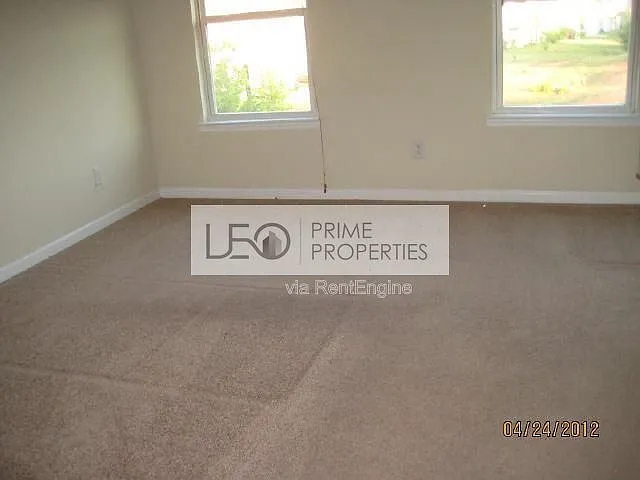 3168 Meadow Point Dr — Photo 15