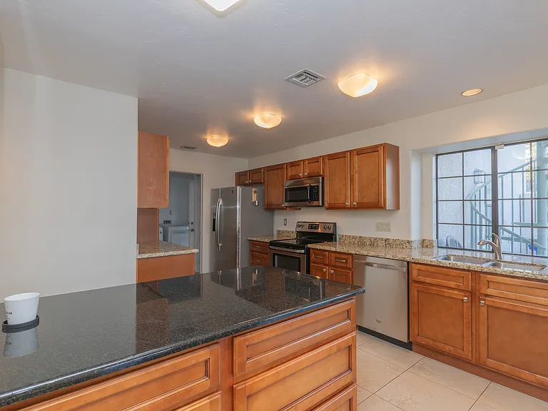 150 N Forgeus Ave — Photo 16
