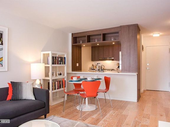 5th image of 247 E 28th St APT 15B