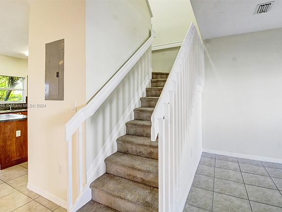 5th image of 1602 SE 31st Ct #1602