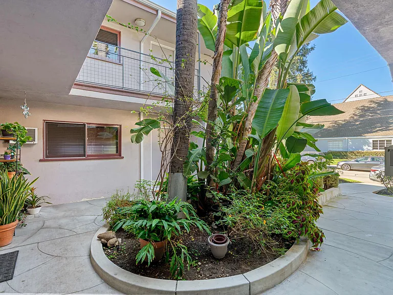 4460 Ensign Ave. — Photo 16