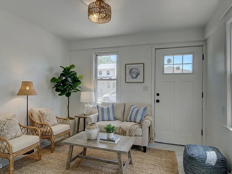 19 Bayview Ave #A — Photo 9
