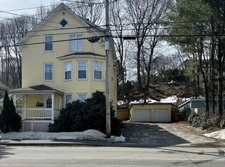 121 Riverside Dr, Auburn, ME 04210