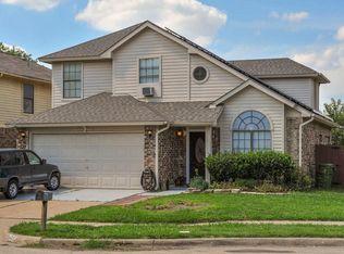 2405 Clareton Dr, Arlington, TX 76018