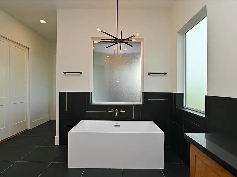 1733 Du Barry Ln — Photo 32