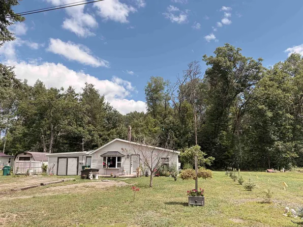 4266 E Oakley Rd, Harrison, MI 48625