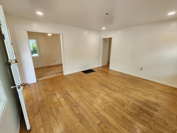 5th image of 1767 N Oxford Ave #1767