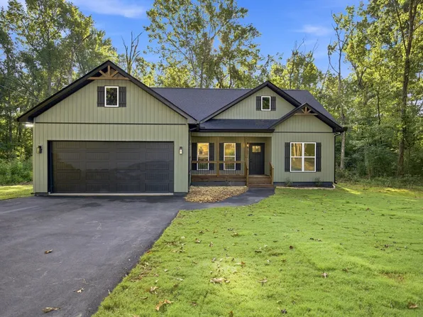 60 Tommy Ln, Rossville, GA 30741