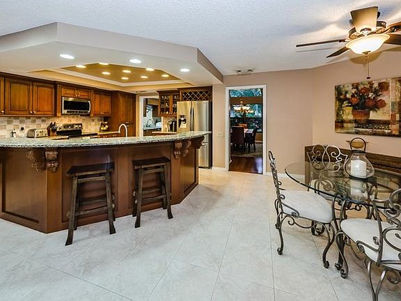 5th image of 3292 Cobbs Dr