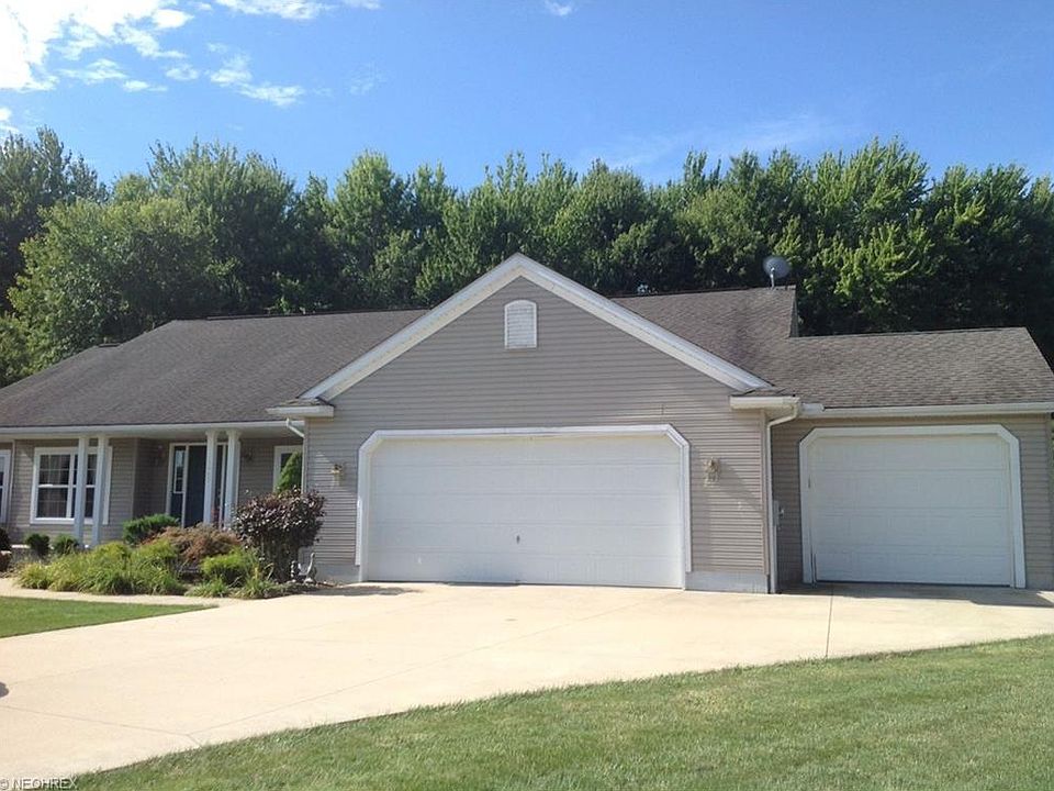 1st image of 1009 Santa Fe Ct
