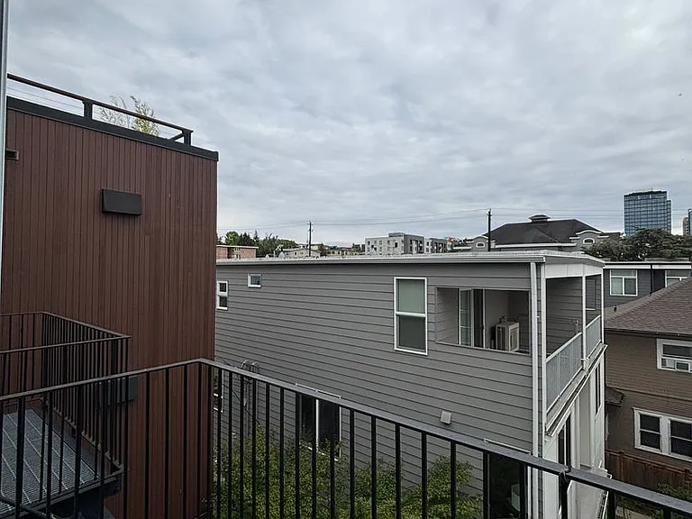 Brooklyn Apartments — Photo 16