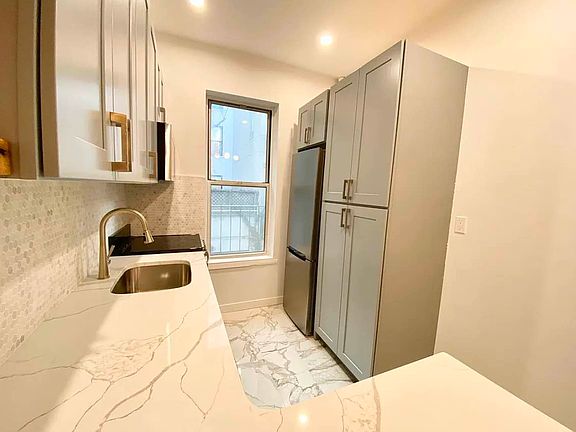 5th image of 134 W 15th St APT 3RW