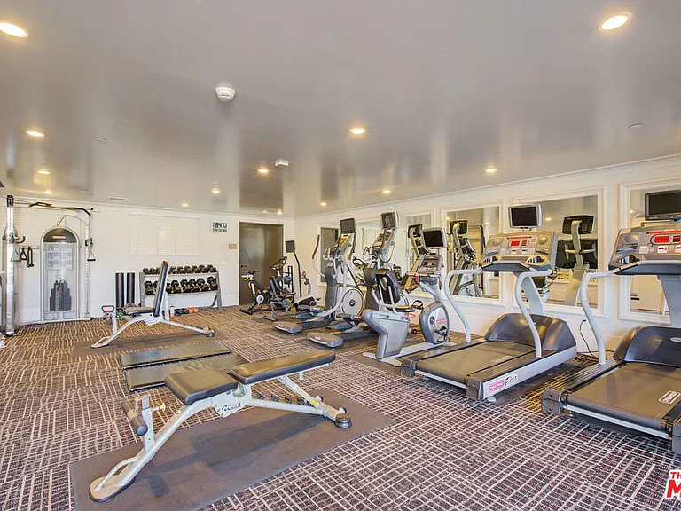 1645 N Vine St #706 — Photo 56