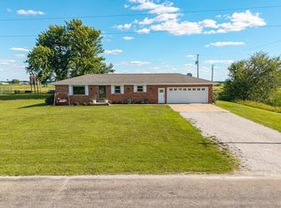 1177 County Road 250 Rd N, Deer Creek, IL 61733