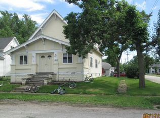 127 W 2nd St, Kanawha, IA 50447