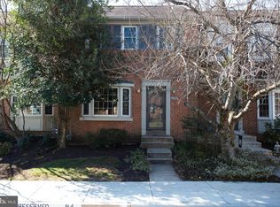 2743 Carter Farm Ct, Alexandria, VA 22306