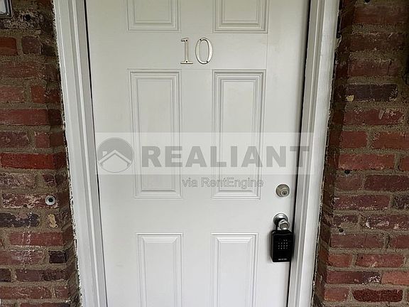 2nd image of 2021 Cambridge Dr #10