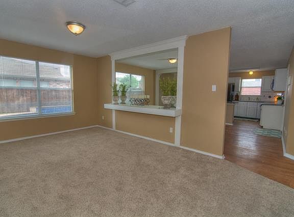 4th image of 1204 Willoughby Dr