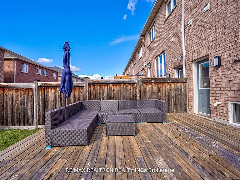 764 Sugden Ter — Photo 10