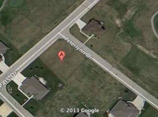 527 Royal Saint Pats Dr, Wrightstown, WI 54180