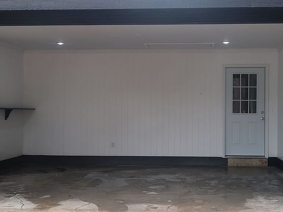 5th image of 200 Brentwood Ave