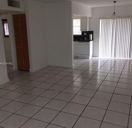 4th image of 7505 SW 82nd St APT 108