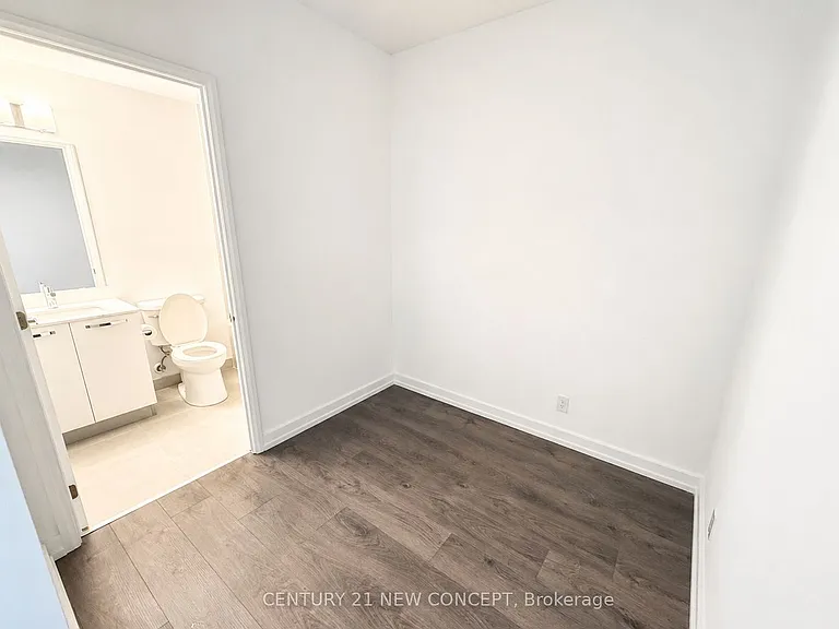 75 James St S #416 — Photo 13